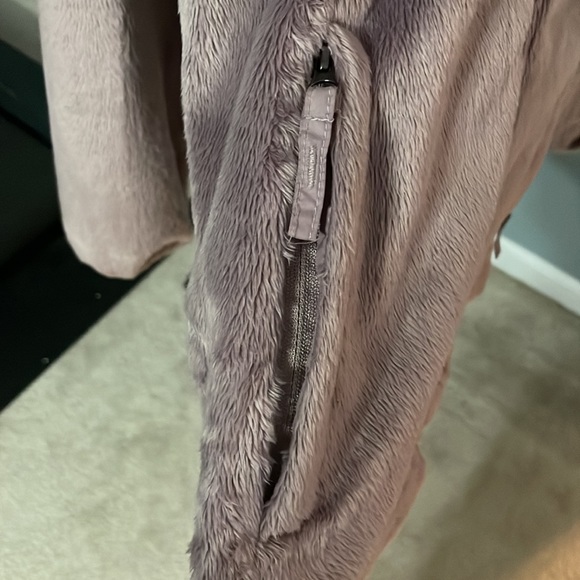 Zip-Up Fuzzy jacket - Picture 7 of 10